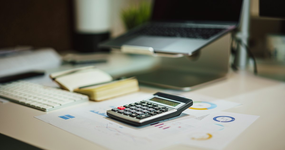 Illustration of a calculator on a green background